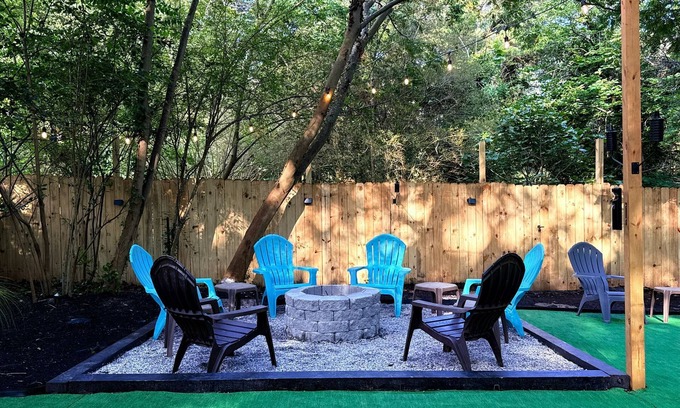 East Point House | Spacious Group-Friendly Atlanta Stay, Fire Pit, Parking+Near Airport+Attractions