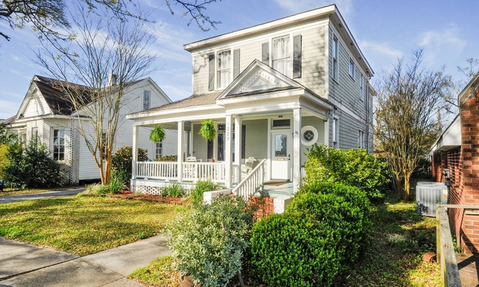 Gulfport House | Spacious Historic 5BR |4King| Walkable: Beach, Casino, Port, Aquarium & Downtown