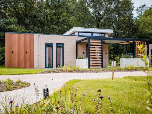 Voorthuizen House | Spacious holiday home in Voorhuizen with terrace
