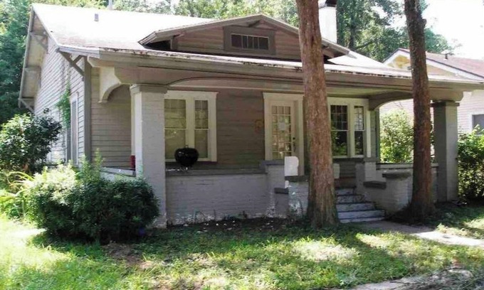 University Heights House | Spacious home close to UF Campus