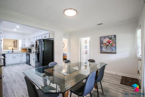 Richmond Hill House | Spacious Home In Richmond Hill, Pet Friendly W- King Bed