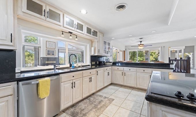 Branson West House | Spacious Home w/Hot Tub and Home Theater on TRL!