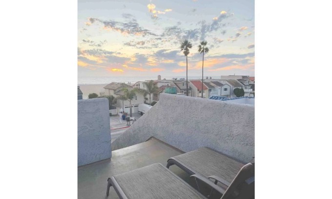 Silver Strand House | Spacious home with Ocean Views.Steps to sand and world class Surf!