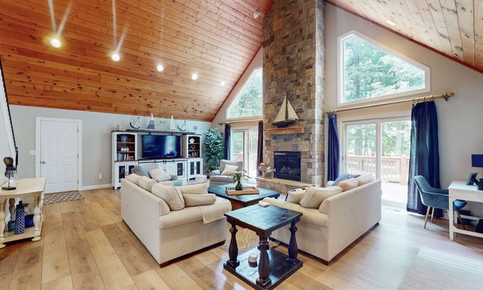 Blakeslee House | Spacious home with private hot tub, firepit, shared pool, free WIFI