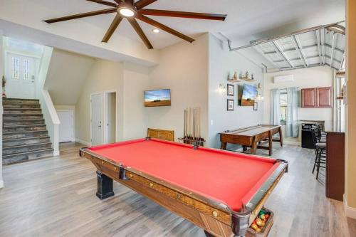 Spring Hill House | Spacious Home With Heated Pool! Sleeps 15! Billiard table!