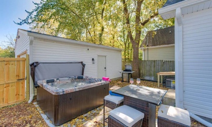 Fountain Square House | Spacious home with a Hot Tub- Updated 3 bed!