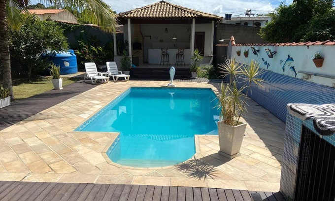 Marica House | Spacious house with swimming pool in Maricá-RJ. Accommodates up to 8 people. Pets allowed.