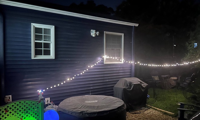 Roanoke House | Spacious house in charming Roanoke with AC, WiFi this home can sleeps 6-8