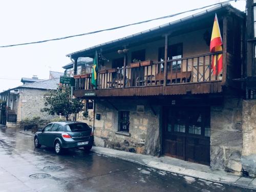 Molinaseca House | Spacious House in Molinaseca with Mountain View