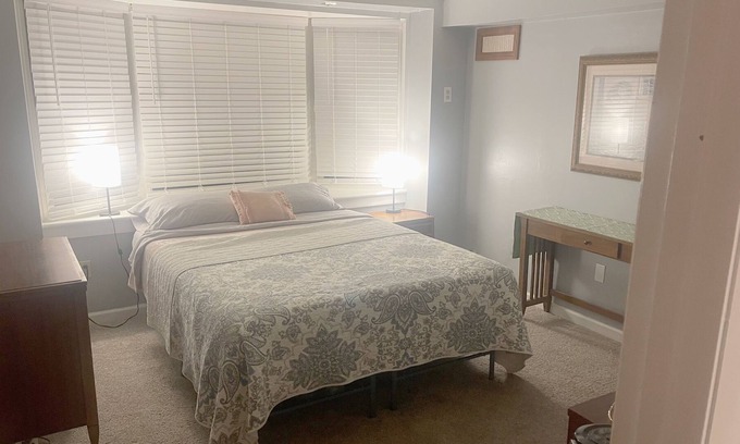 Downtown House | Spacious house minutes from Downtown: ten beds, hot tub and more!