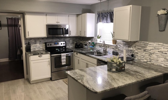 Georgetown House | Spacious house minutes from the Horse Park
