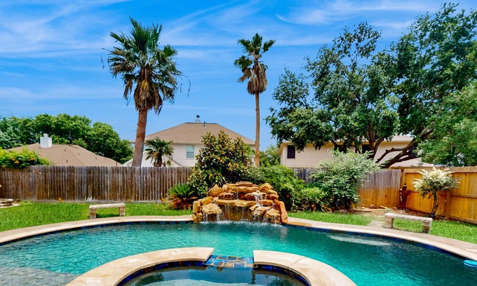 Cinco Ranch House | Spacious house with private pool & Movie room