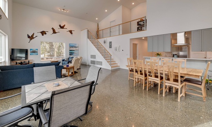Kenai House | Spacious Kenai Getaway w/ Views - Walk to Beach!