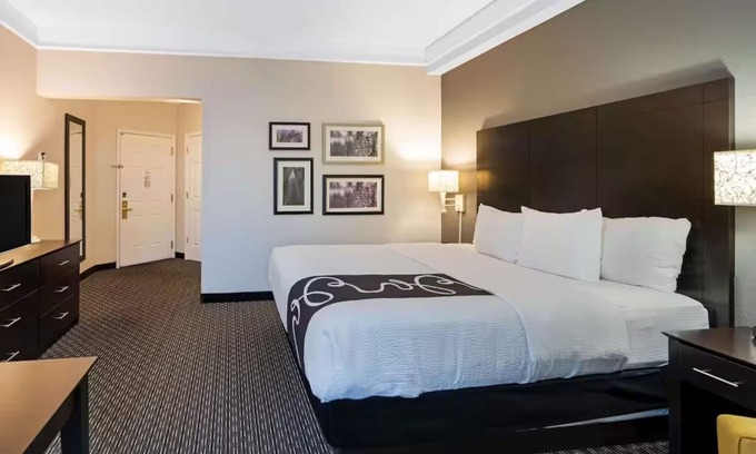 Superstition Springs Hotel | Spacious King Retreat at La Quinta Inn, Near Golf and Shopping Centers