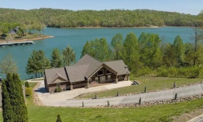 La Follette House | SPACIOUS Lakeside Home in the perfect LOCATION near all the action!