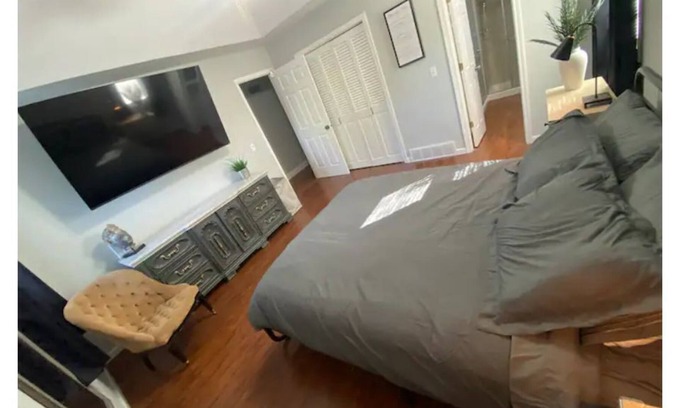 Shawnee House | Spacious Large Group and Family Friendly Get Away!