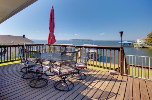 West Livingston House | Spacious Livingston Home with Private Boat Dock