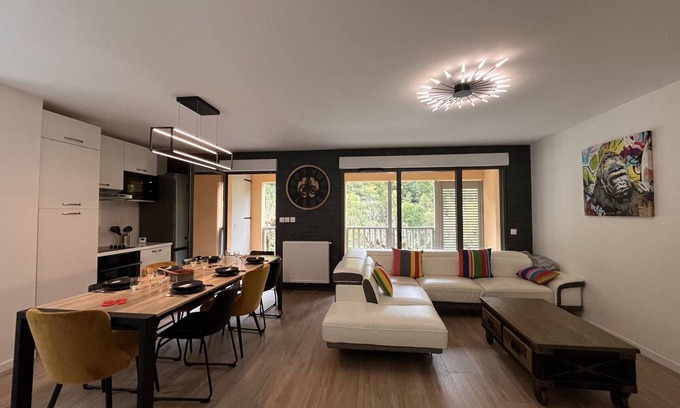 Cauterets Apartment | Spacious lodge for 8, 3 parkings, 10 min from downtown