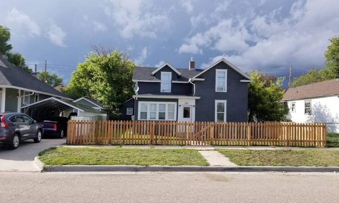 Cheyenne Apartment | Spacious Loft near Downtown with kitchen & office