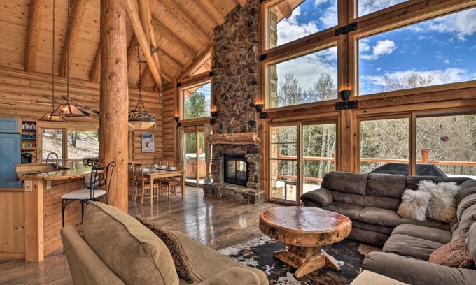 Villa Grove House | Spacious, Luxe Cabin with Mtn Views, Sauna and More!