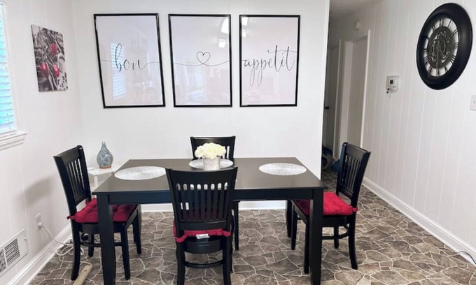 Martinsville House | Spacious Luxury Pet Friendly Home - Entire House