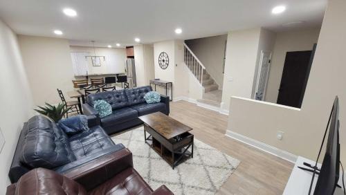 Clifton House | Spacious Luxury Stay Near Dulles Airport-IAD with Free Parkings