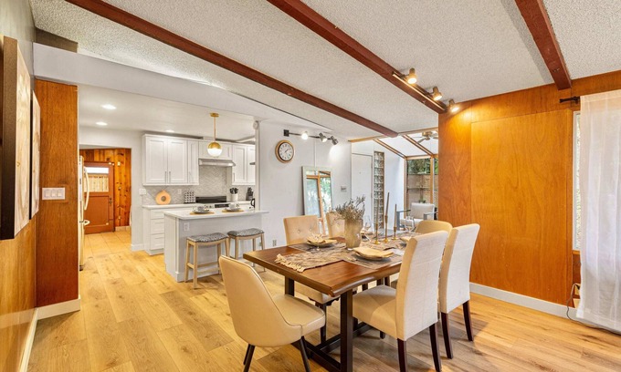 Meridian Park House | Spacious Mid Century Modern Sunroom Rambler with Portable AC