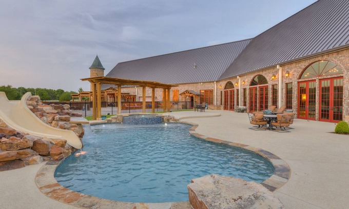 Wheatland House | Spacious Milam Castle on 5 Acres-Pool/Spa/Huge Entertainment/Theater Room