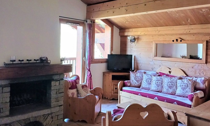 Arc-2000 Apartment | Spacious Mountain Apartment near Slopes with Balcony, Fireplace, Pool, and Parking