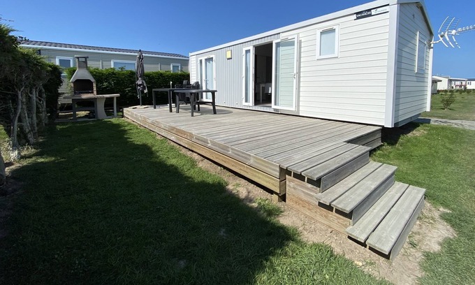 Vierville-sur-Mer House | Spacious mobile home on a 3* campsite by the sea.
