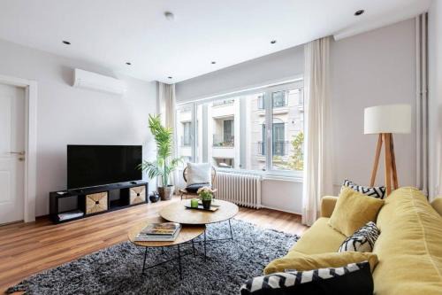 Sisli Apartment | Spacious Modern Airy 4bed2bath Central Home! #369