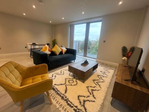 Slough Apartment | Spacious Modern Flat by Slough Station