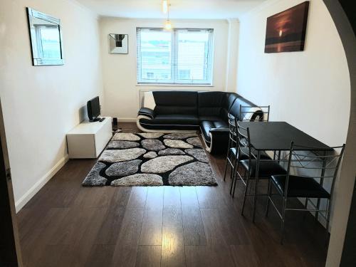 Luton Apartment | Spacious modern flat in Luton town centre