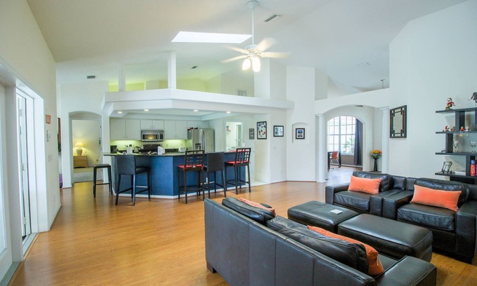 Inverness House | Spacious modern pool home, Family & Golf trips - 4727