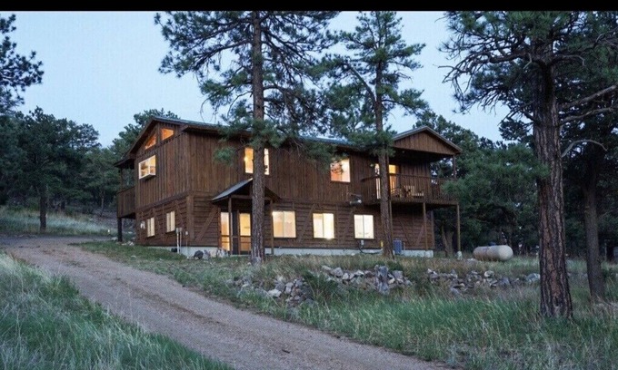 Cotopaxi House | Spacious Mountain Getaway with Stunning Views of Sangre De Cristo Mountains