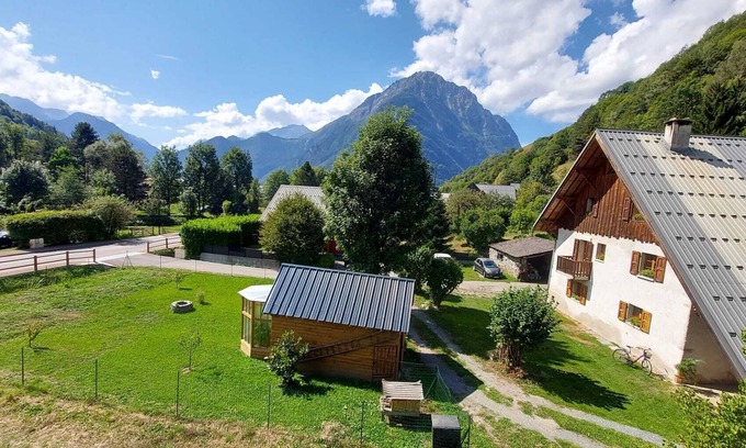 Allemond Other | Spacious Mountain Gîte Vermarine ideal for families, Cycle and Ski sleeps to 10