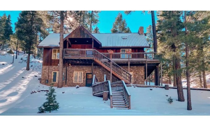 Ruidoso House | Spacious Mountain Lodge-Style Home