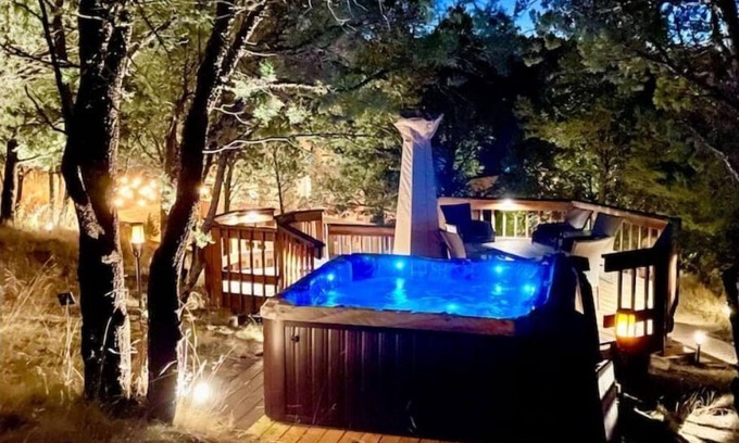 Alto Other | Spacious mountain retreat near Ski Apache and 15 mins from Downtown Ruidoso.