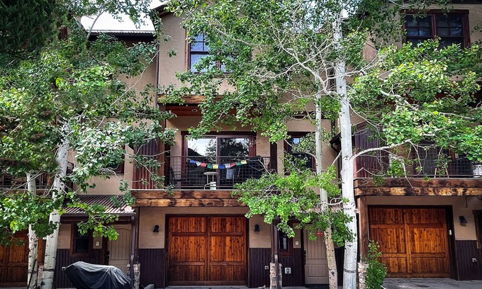 Ouray House | Spacious Mountain Townhome - 1 Mile to Ouray - Sleeps 8