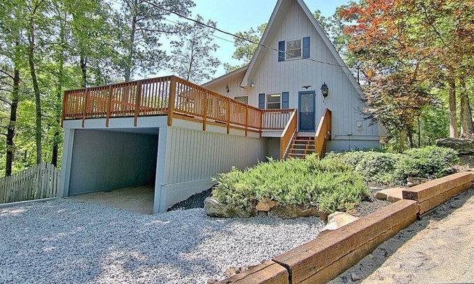 Warm Springs Cabin | Spacious Mountain Top Chalet