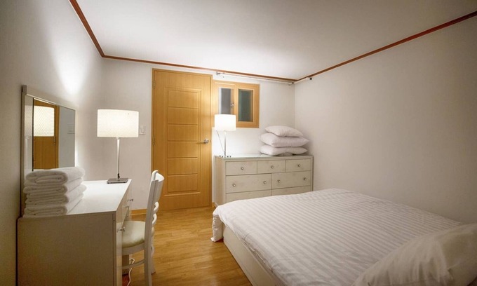 Hoehyeon-dong House | ★SPACIOUS★MYEONGDONG★ 2BDR2BATH- 2MIN WALK★