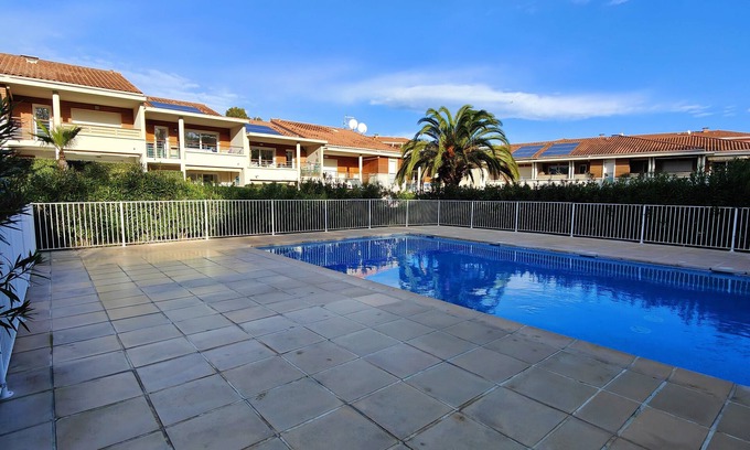 Frejus Apartment | Spacious nest with terrace and shared pool