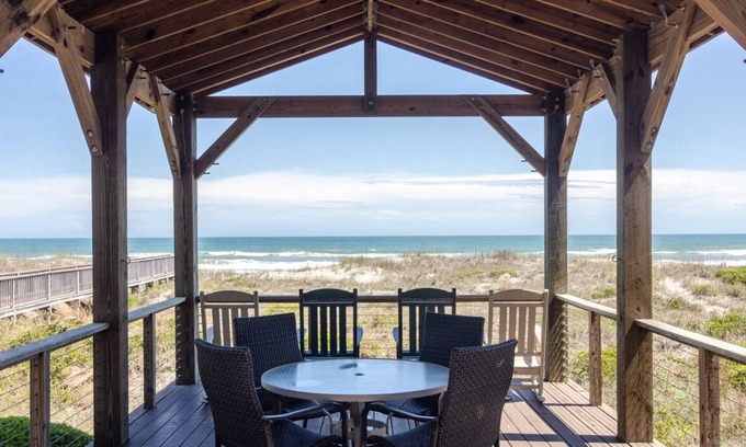 Shell Island House | Spacious Oceanfront Home w Private Beach Access