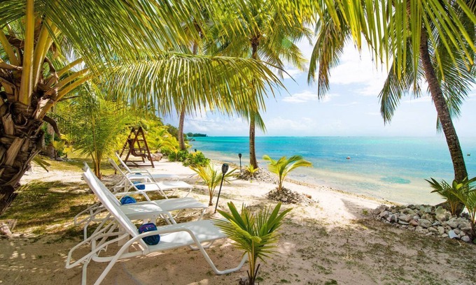 Breakers House | Spacious Oceanfront Cottage w/Huge Screened Porch, Kayaks & Snorkeling Gear!