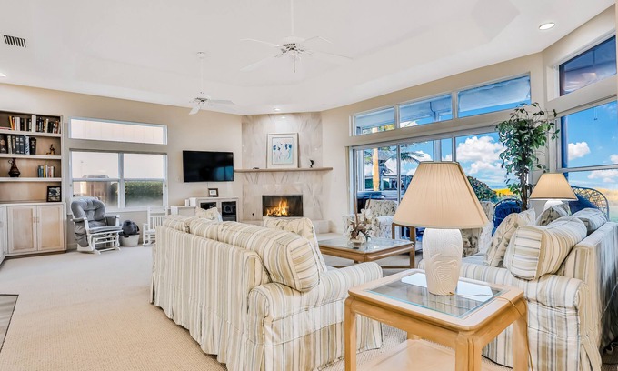 Cocoa Beach House | Spacious oceanfront home with private sauna & lovely sun room - great location