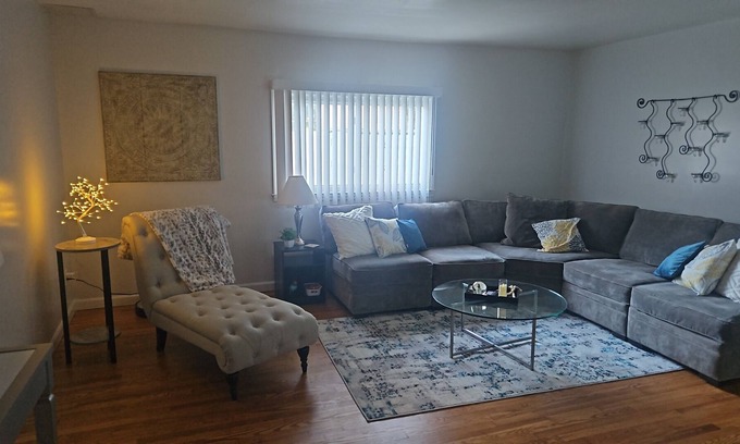 Valhalla Apartment | Spacious one bedroom apartment close to town, airport, train