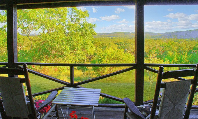 Wimberley Cabin | Spacious one bedroom log cabin with views for miles! Only one mile from the Wimb
