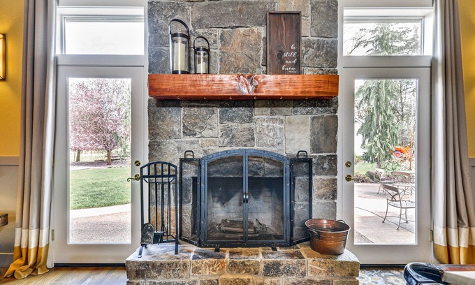 Hillsboro House | Spacious Oregon Home w/Fire Pit & Grill!