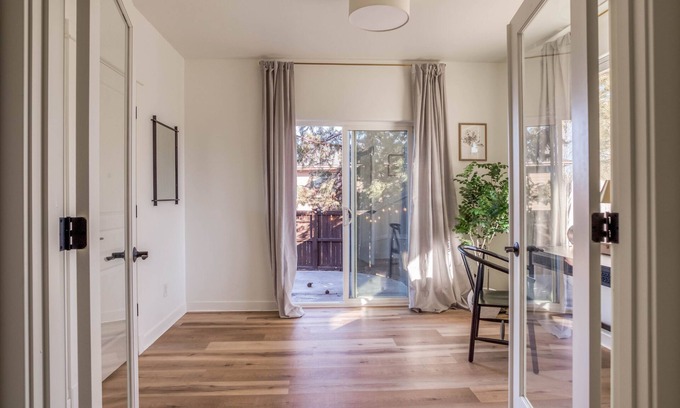 Southwest Bend House | Spacious, Pet Friendly Mountain Home, Close to Deschutes River and the Slopes
