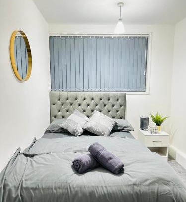 Whitechapel House | Spacious Private Rooms Near Central London